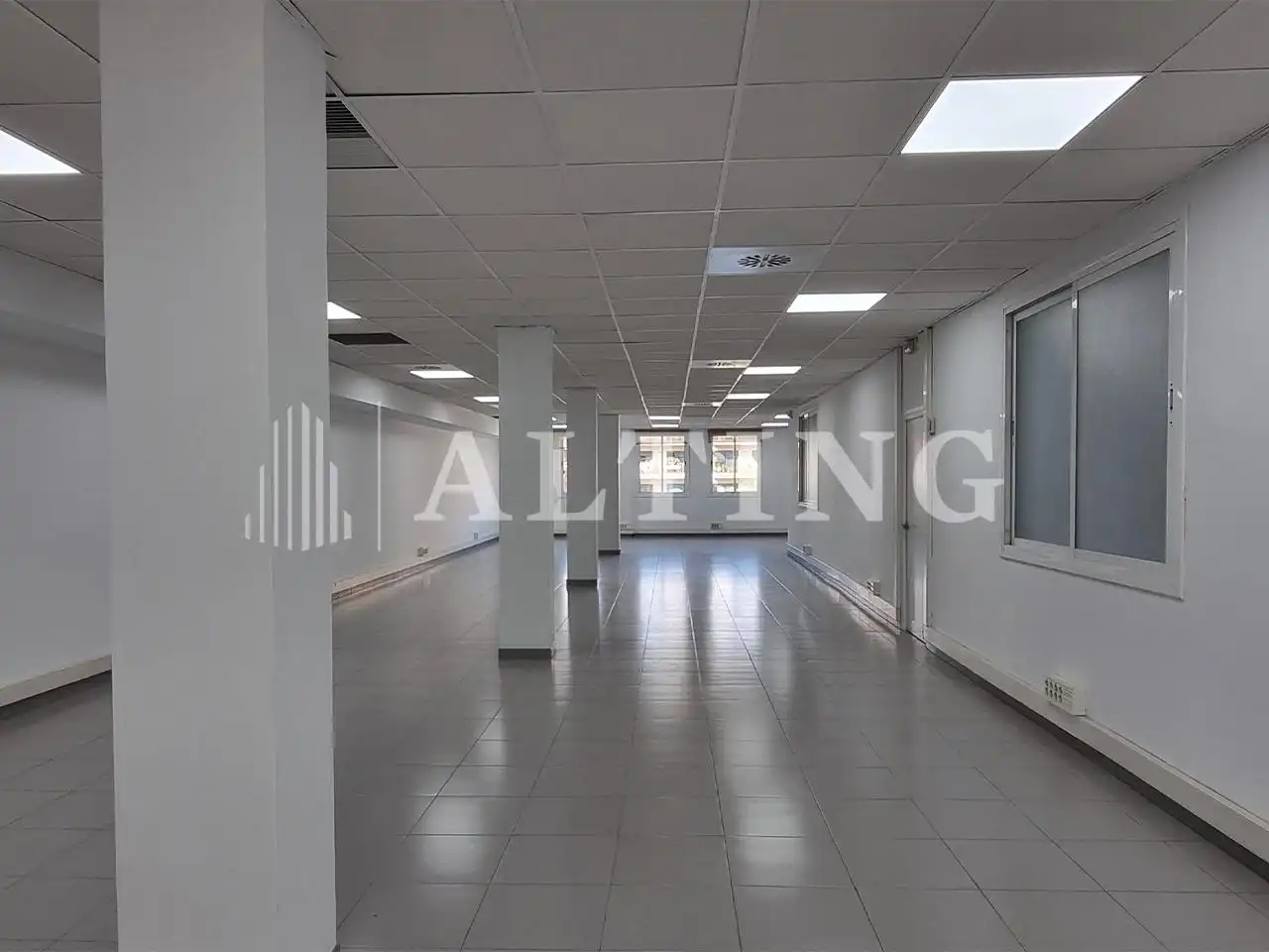 Office space with lift to rent in Entença, imagen 20