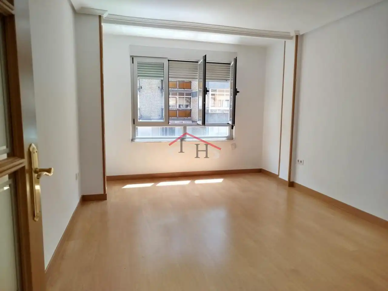 Living room of Flat for rent in León Capital   with Heating, Parquet flooring and Terrace