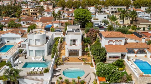 Obra nueva moderna en Empuriabrava con piscina y amarre privado, imatge 5