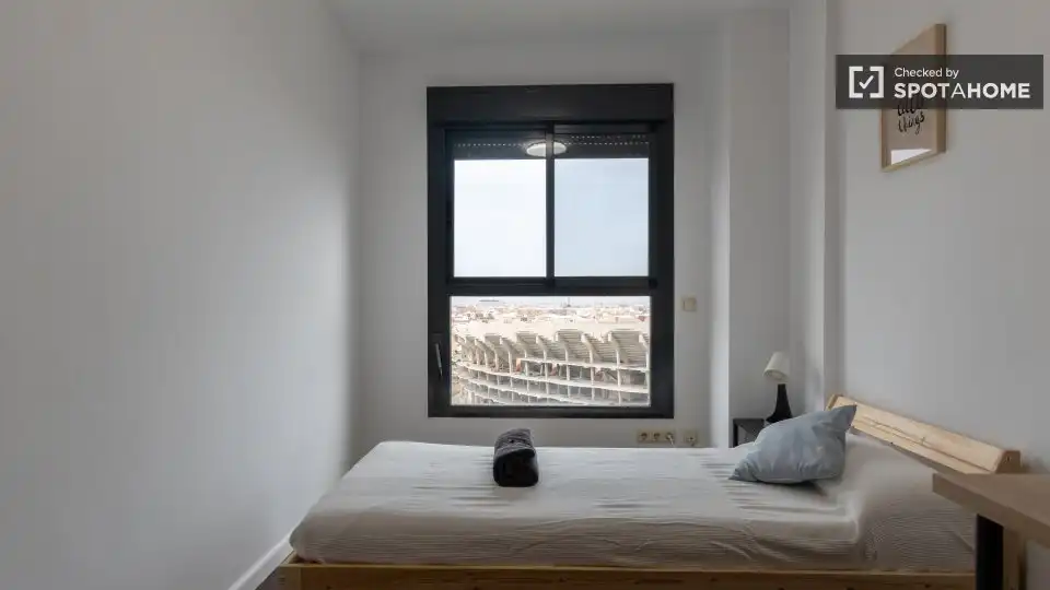 Bedroom of Apartments for share in Valencia  with Air Conditioner, Terrace and Furnished