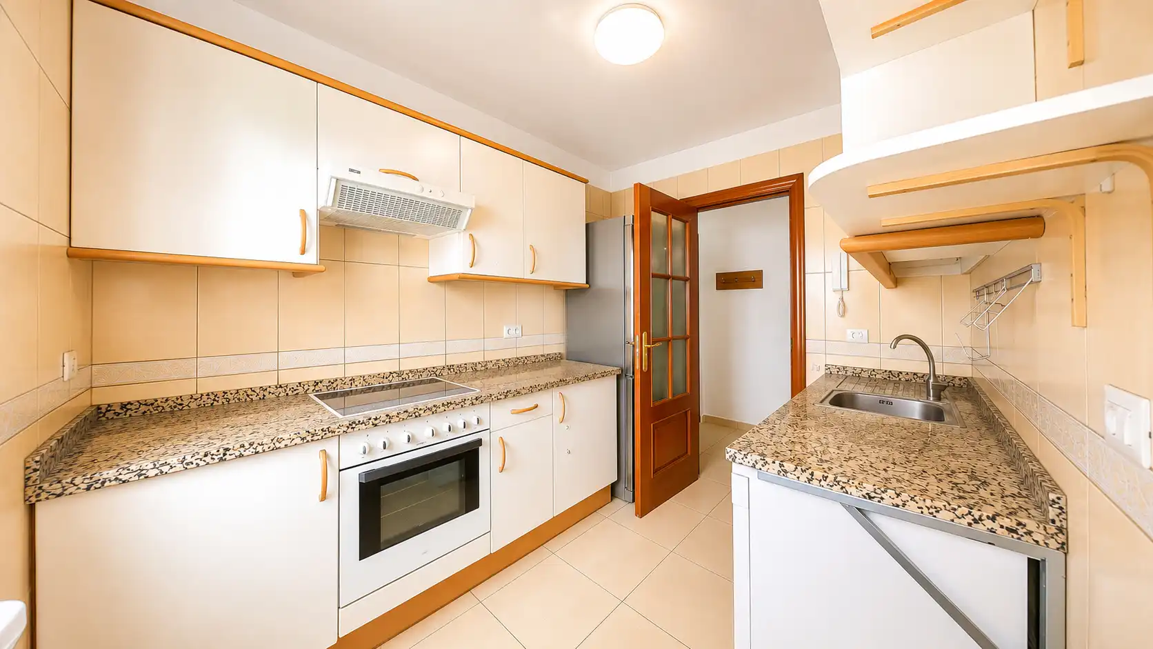 Cocina de Apartamento en venta en Arona con Terraza, Horno y Lavadora