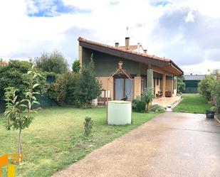 Exterior view of Single-family semi-detached for sale in Cardeñajimeno  with Terrace