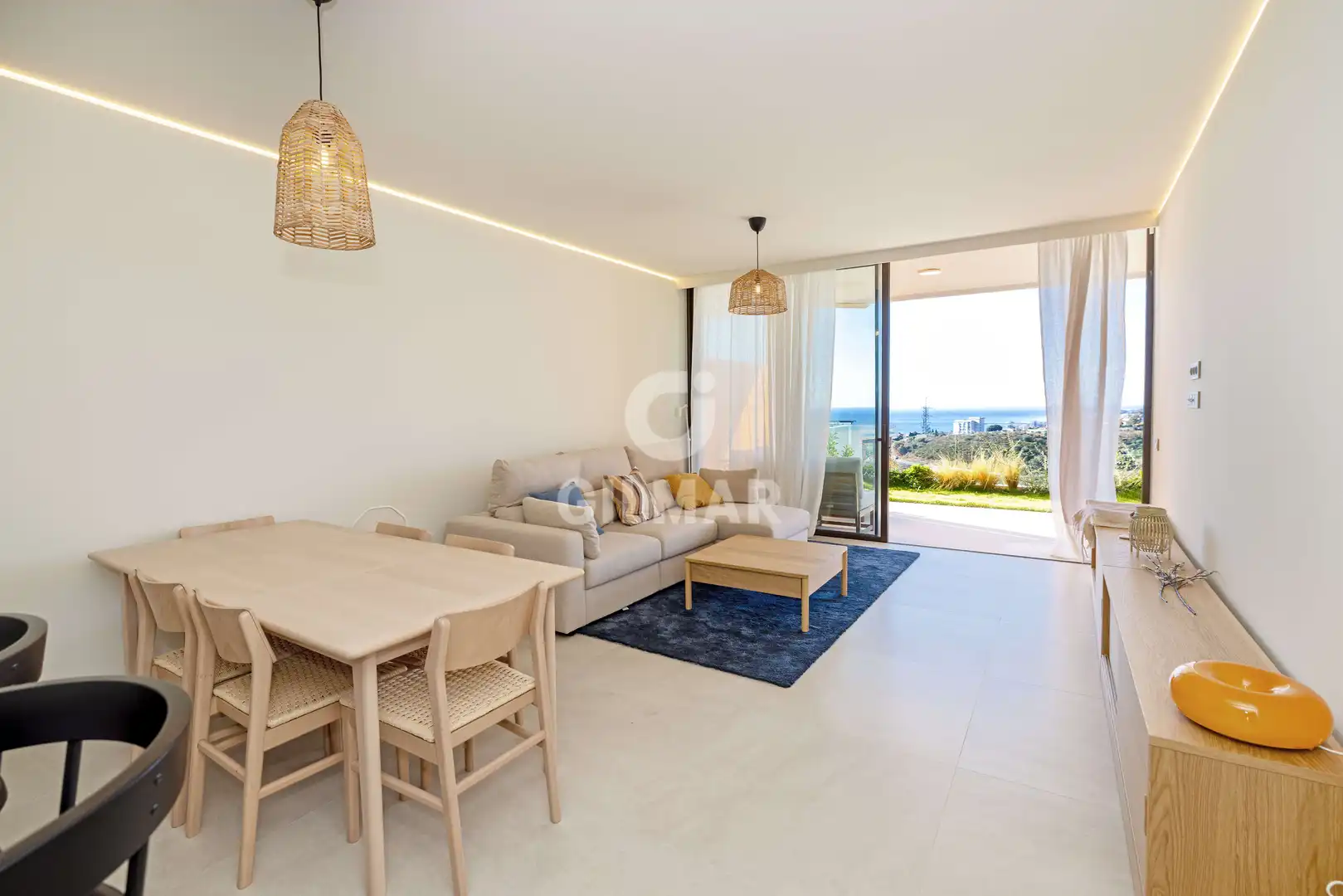 Wohnzimmer von Wohnungen zum Verkauf in Fuengirola mit Heizung, Privatgarten und Abstellraum