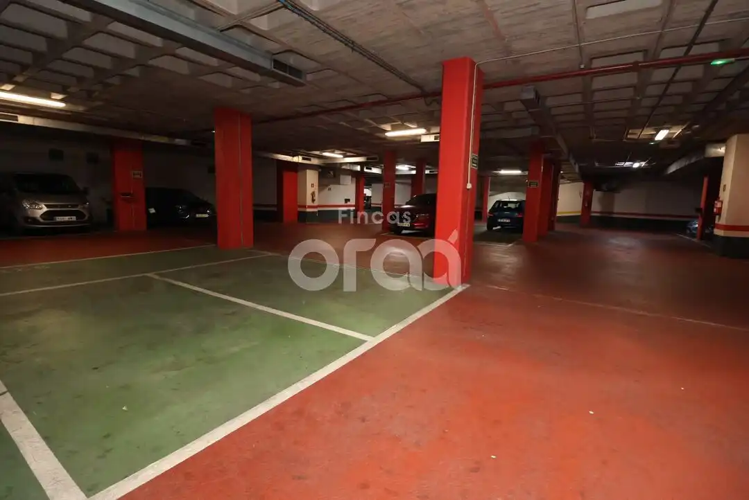 Parking de Piso en venta en Santurtzi  con Calefacción y Trastero