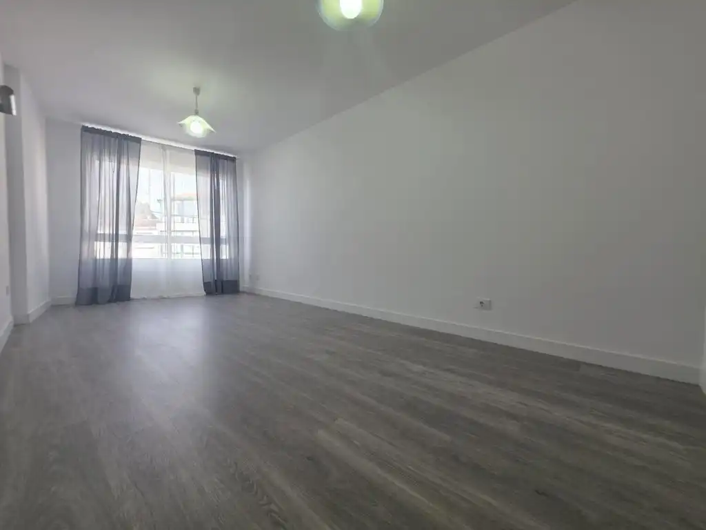 Living room of Flat for sale in Ribeira  with Parquet flooring, Oven and Washing machine