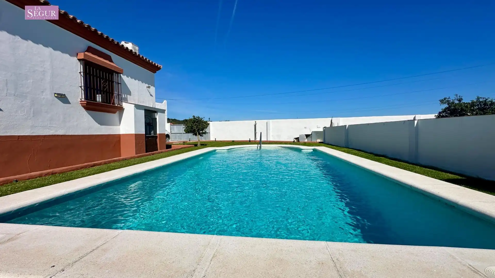 Piscina de Casa o xalet en venda en Conil de la Frontera amb Jardí privat, Terrassa i Piscina