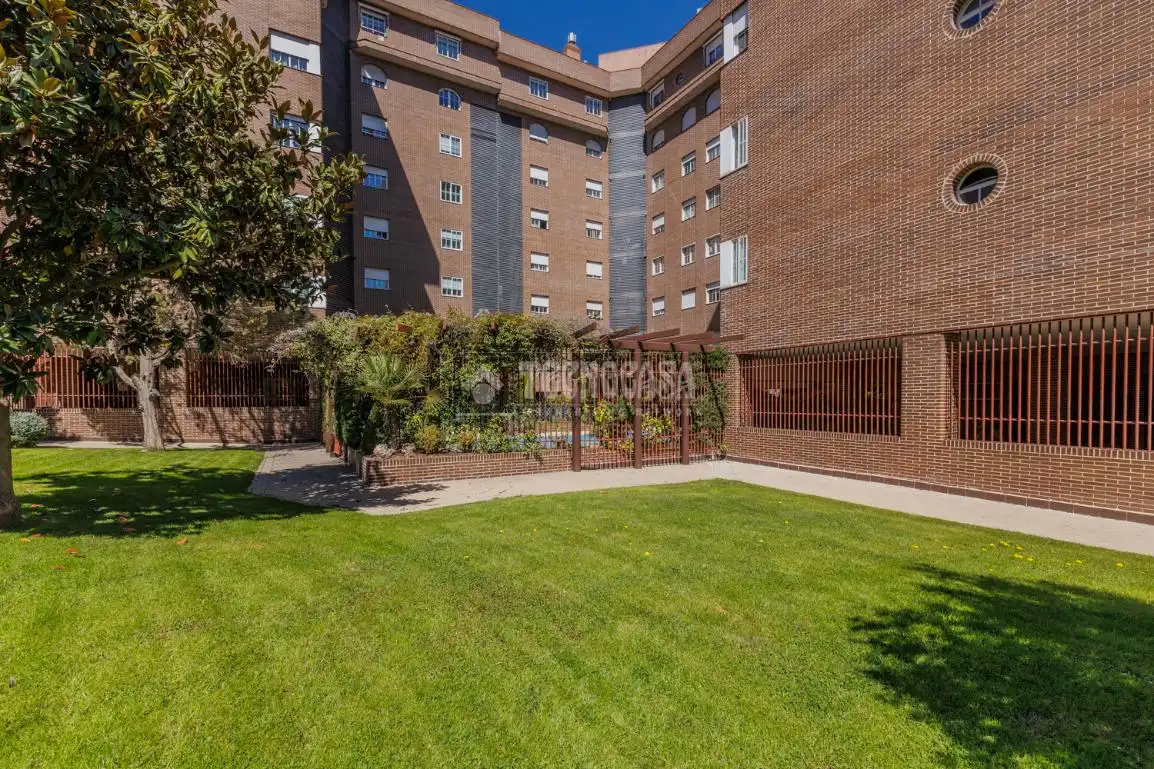 Vista exterior de Piso en venta en Madrid con Aire acondicionado, Calefacción y Parquet