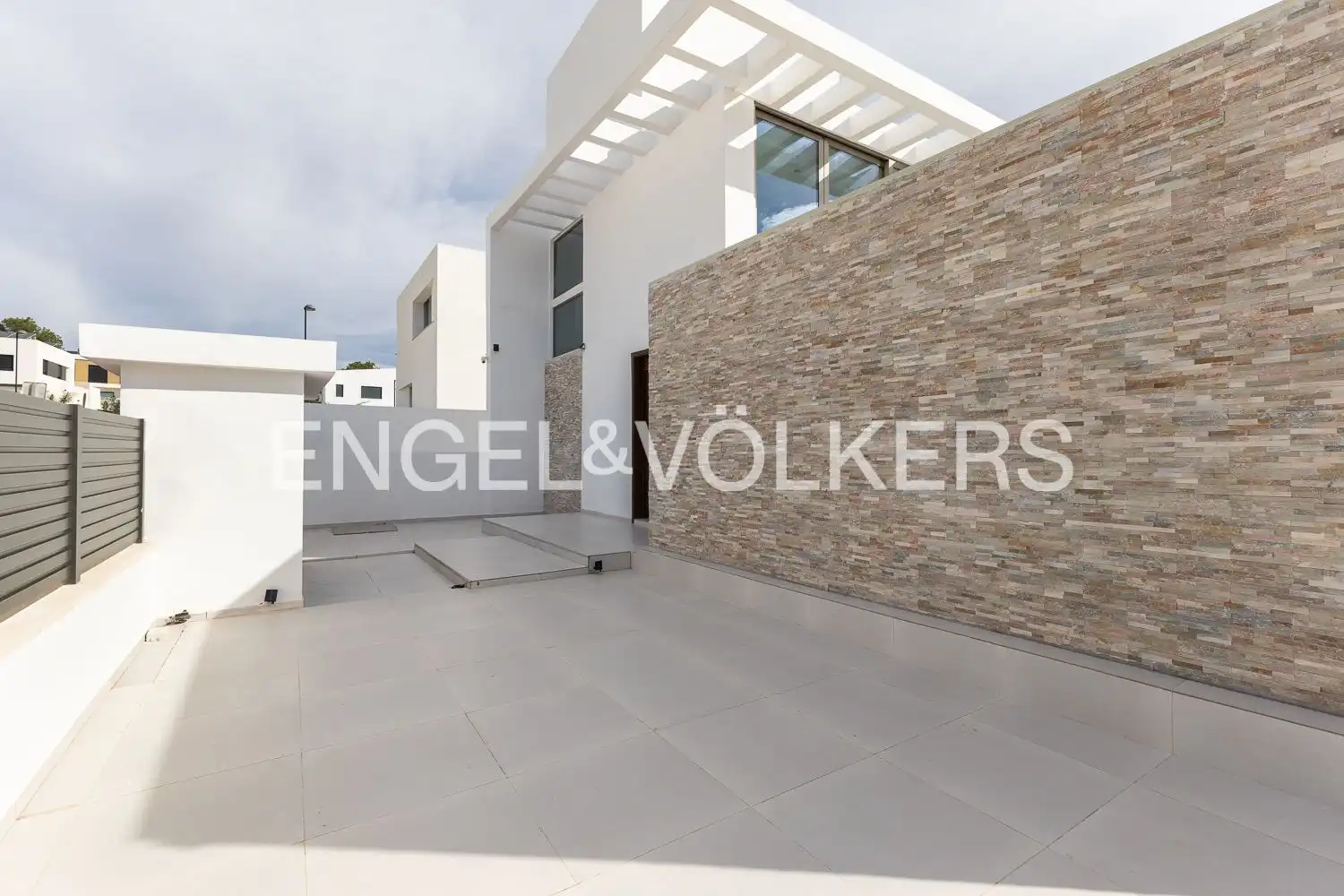 Terrassa de Casa o xalet en venda en Torrent amb Aire condicionat, Calefacció i Jardí privat