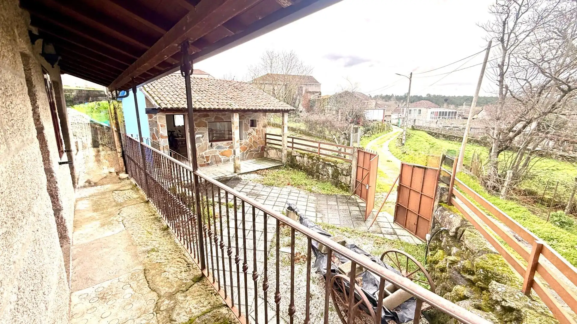 Vista exterior de Finca rústica en venda en A Merca   amb Jardí privat, Terrassa i Traster