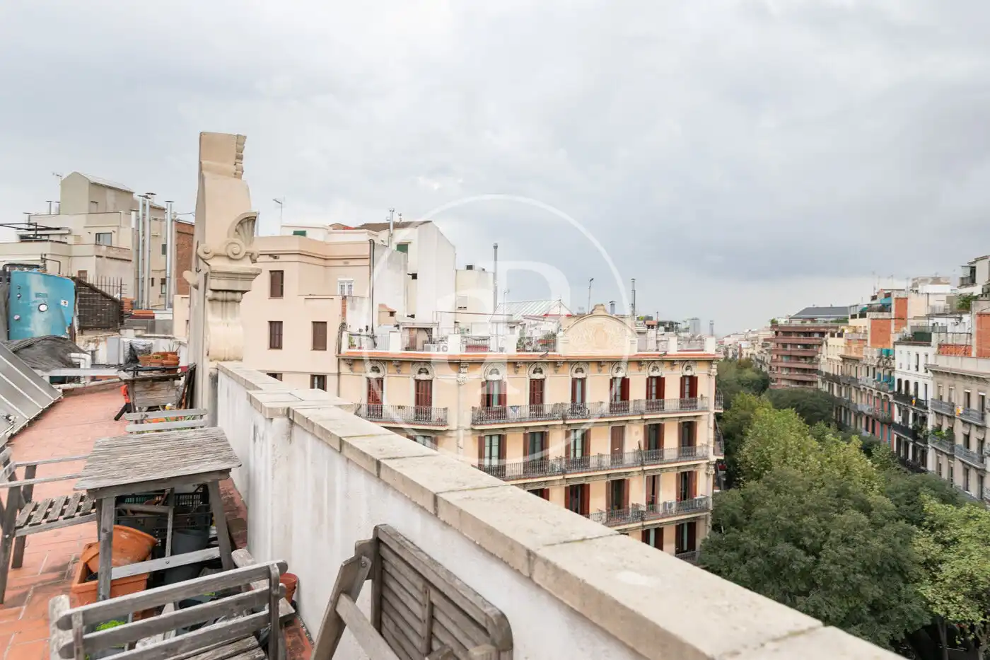 Außenansicht von Dachboden zum Verkauf in Barcelona mit Klimaanlage, Heizung und Terrasse