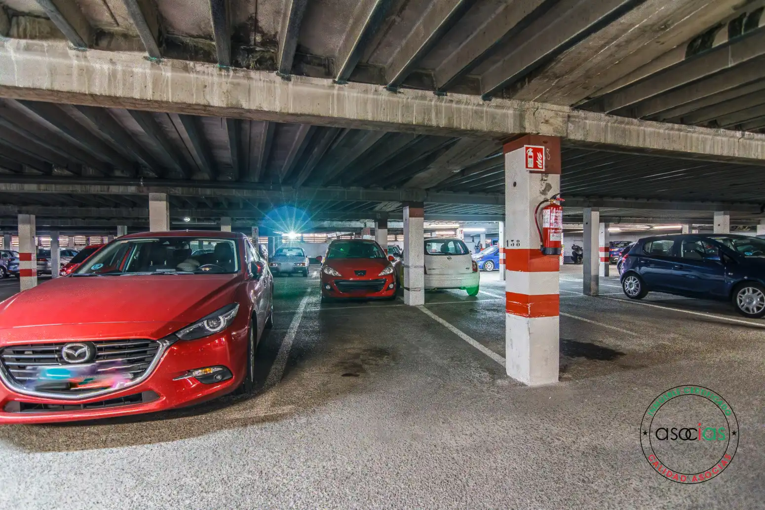 Parking de Piso en venta en Gijón  con Calefacción y Jardín privado