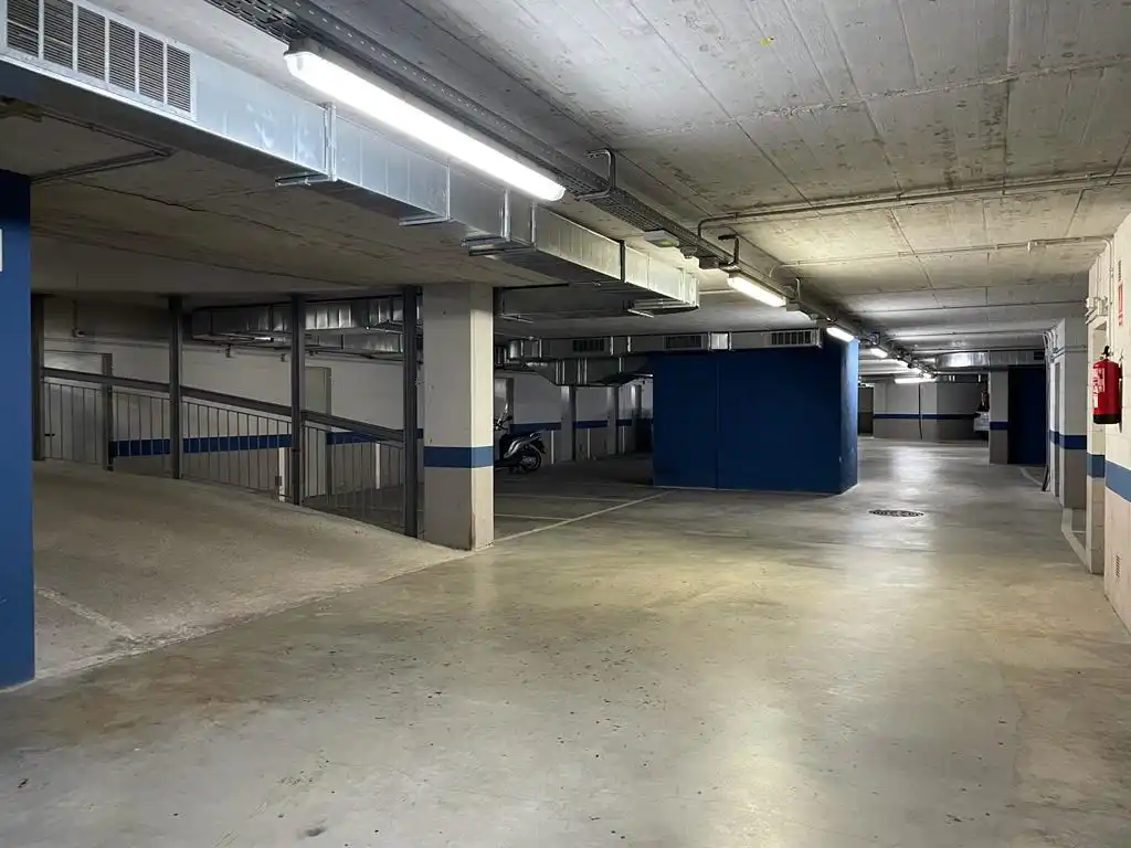 Parkplatz von Garage zur Miete in Cornellà de Llobregat