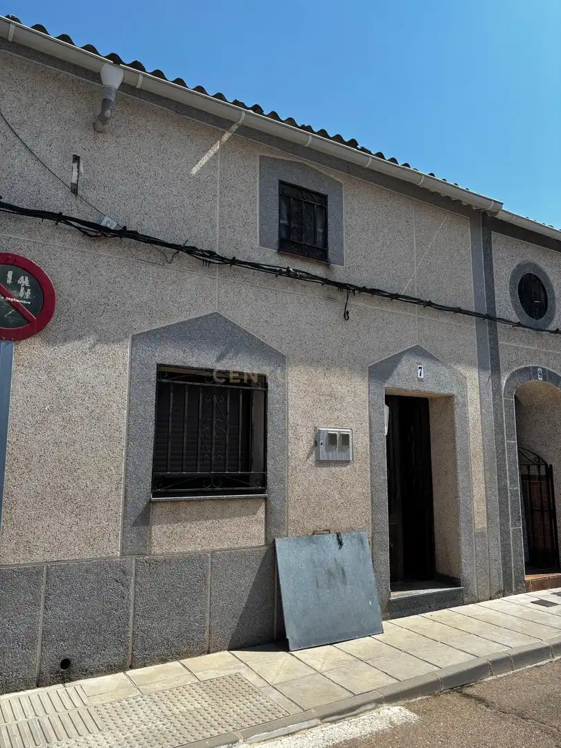 Vista exterior de Casa o xalet en venda en Madrigalejo