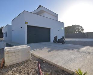 Vista exterior de Casa o xalet en venda en Vilanova i la Geltrú amb Aire condicionat, Calefacció i Jardí privat