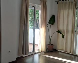 Bedroom of Flat to rent in  Sevilla Capital  with Air Conditioner and Terrace