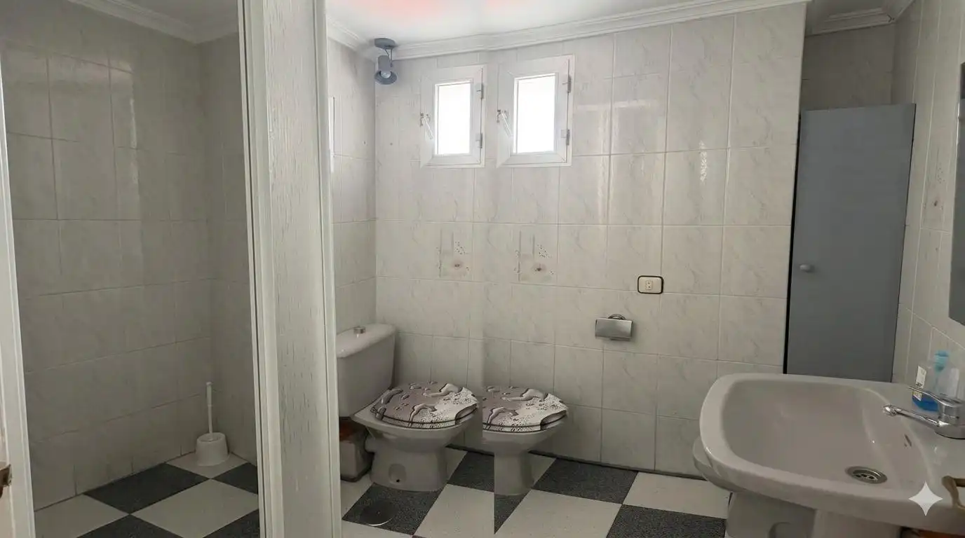 Bany de Pis en venda en Huelva amb Moblat