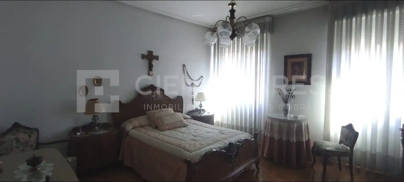 Bedroom of Flat for sale in  Logroño