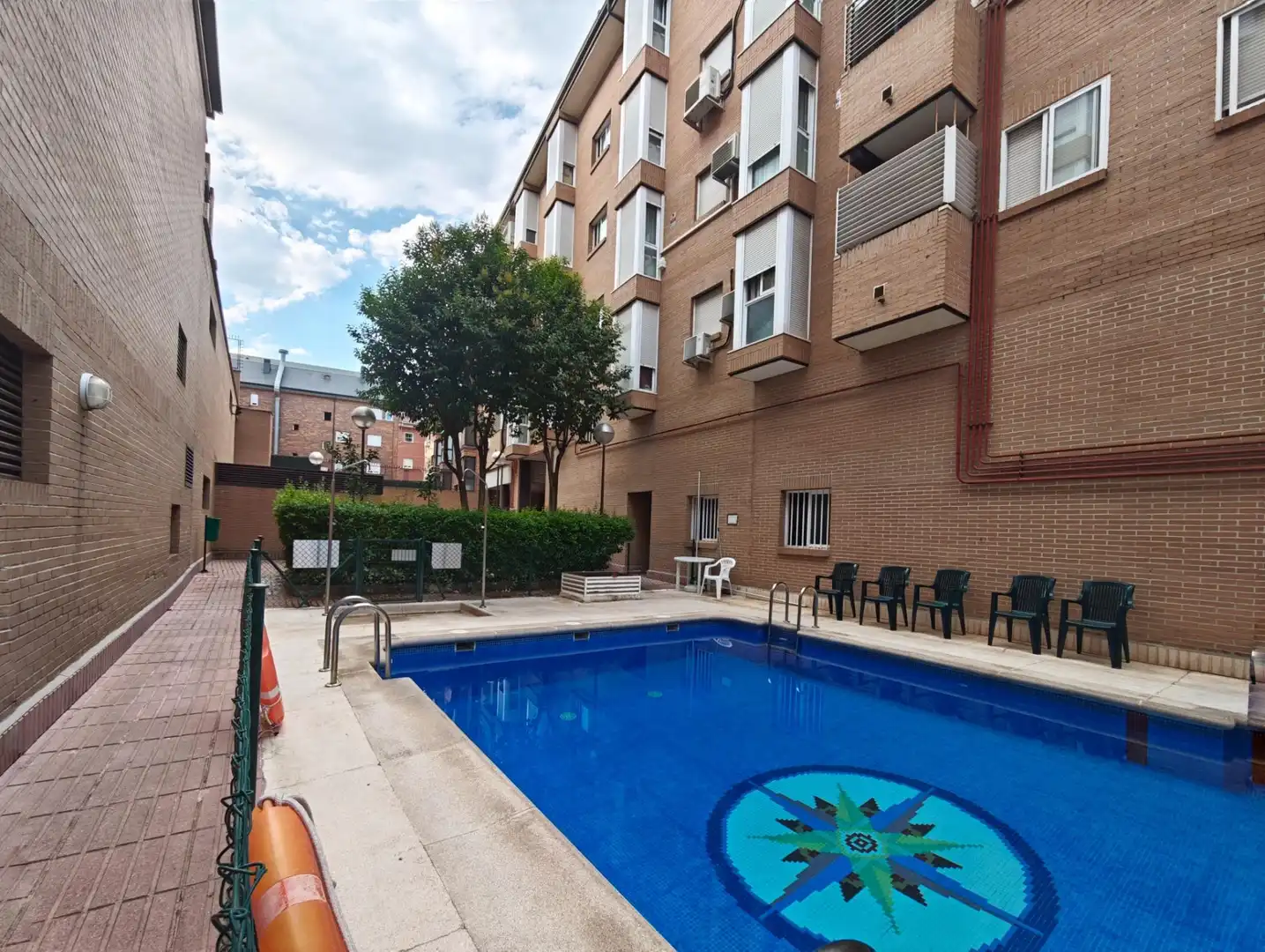 Piscina de Piso de alquiler en Madrid con Aire acondicionado, Calefacción y Amueblado
