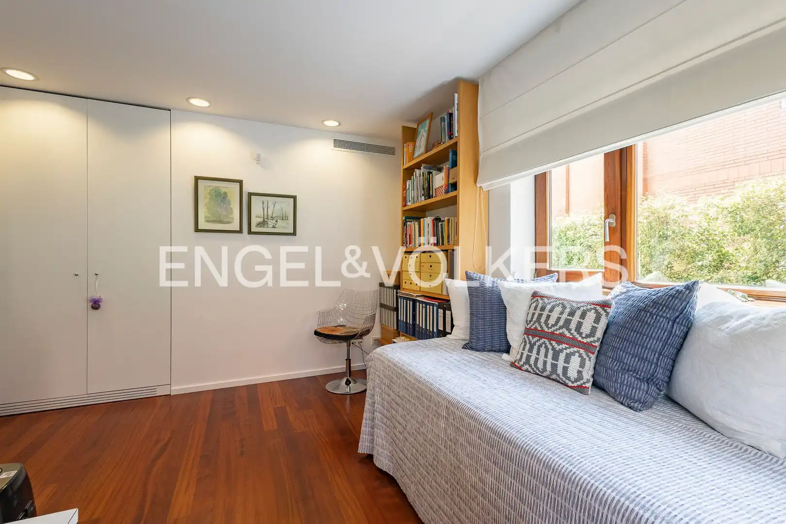 Vista exterior de Casa o chalet en venta en Sant Cugat del Vallès con Aire acondicionado, Calefacción y Jardín privado