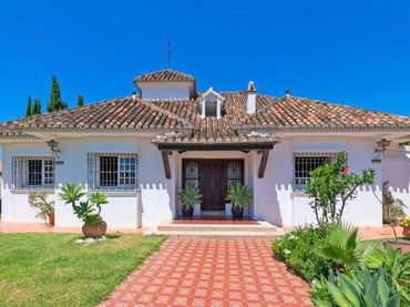 Villa mit Pool zum Verkauf in Calle MARIA ZAMBRANO 6