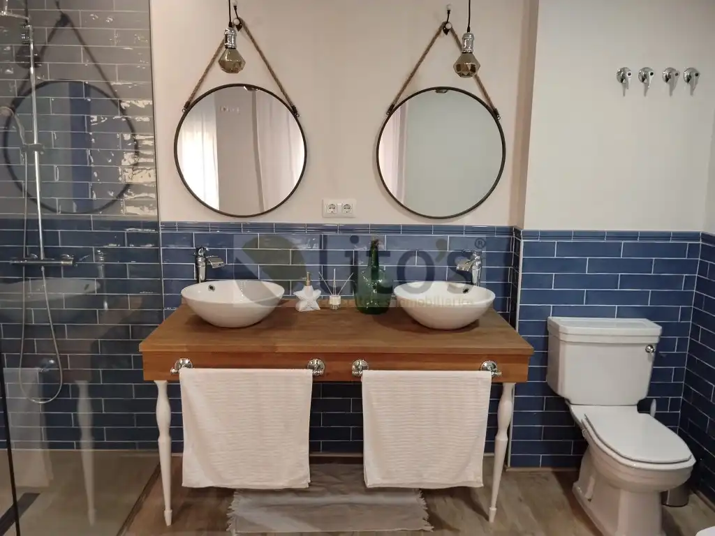 Bathroom of Detached homes for sale in Dos Hermanas  with Private garden and Swimming Pool