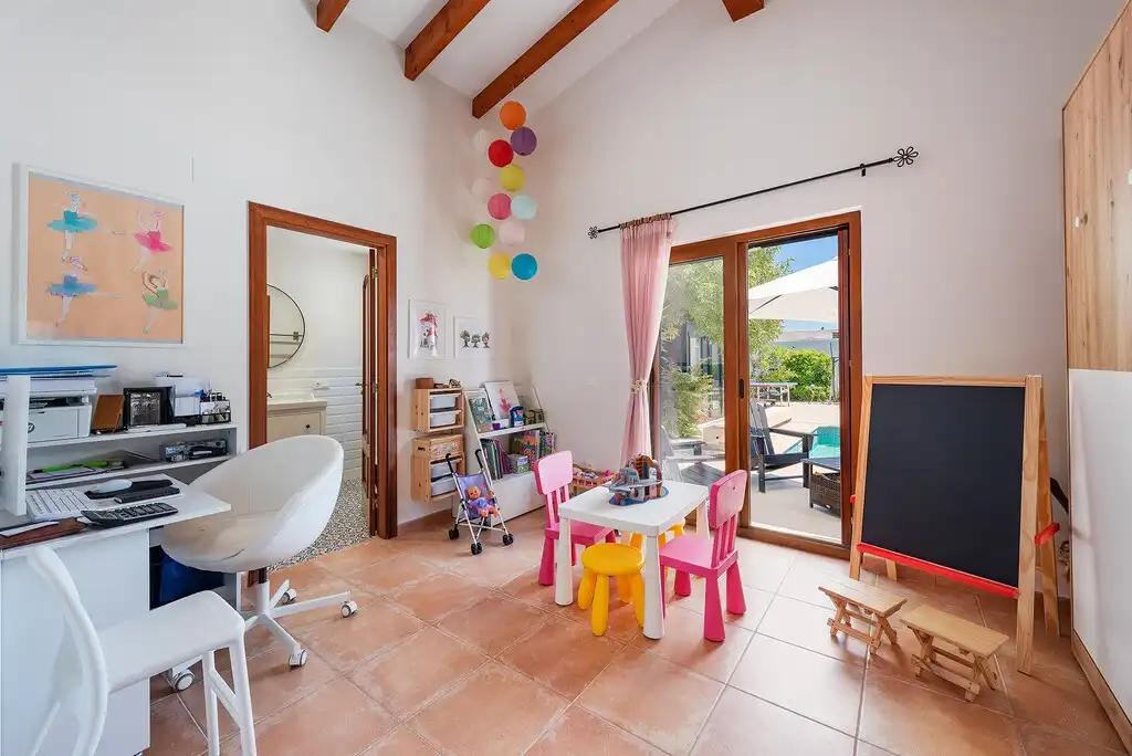 Wohnzimmer von Haus oder Chalet zum Verkauf in Sa Pobla mit Klimaanlage, Heizung und Privatgarten