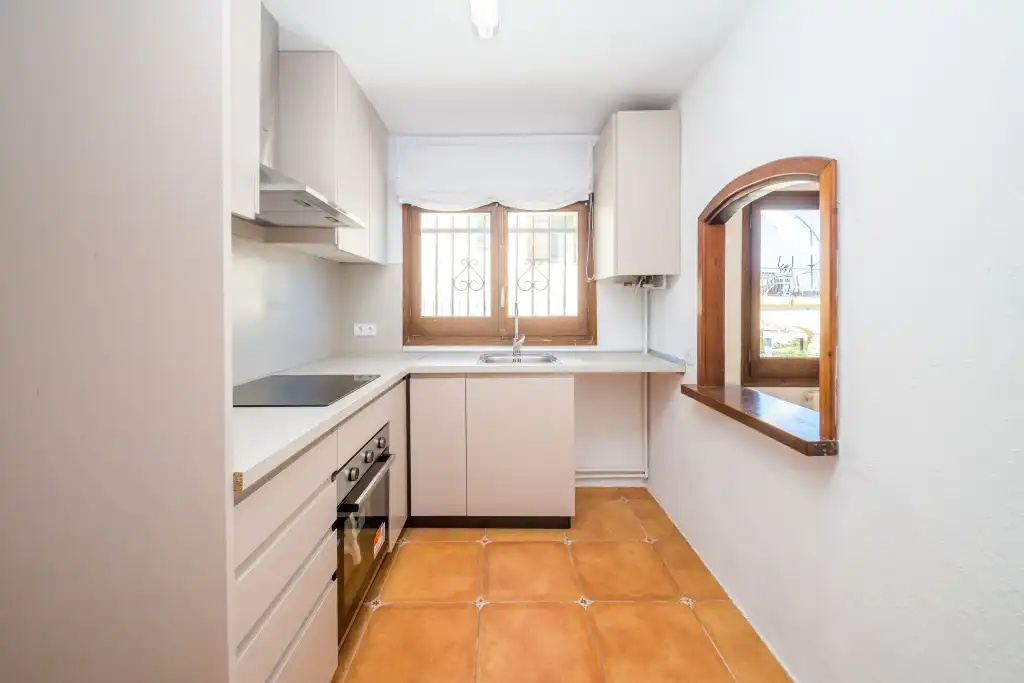 Cuina de Casa o xalet en venda en Calonge i Sant Antoni amb Calefacció, Jardí privat i Terrassa