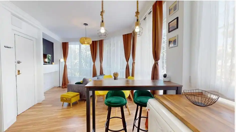 Menjador de Apartament en venda en Nerja amb Aire condicionat