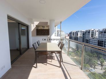 Attico con balcone in affitto a General Aviles