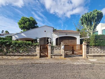 Xalet amb jardí en venda a Bacarés - Manresa - Bonaire