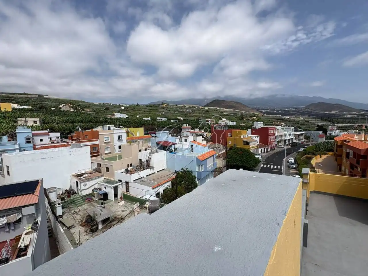 Vista exterior de Casa adosada en venda en Tazacorte amb Terrassa