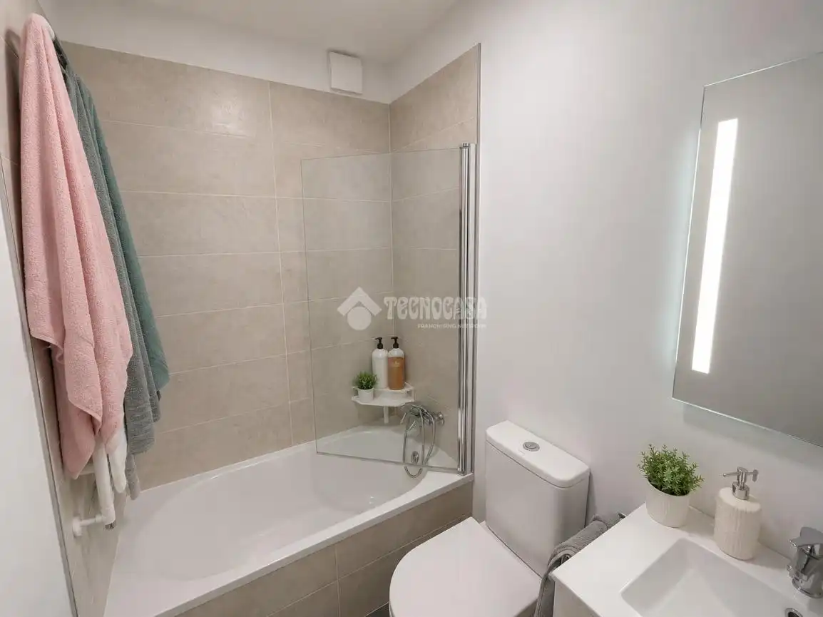 Badezimmer von Wohnung zum Verkauf in Torrejón de Ardoz mit Klimaanlage und Heizung