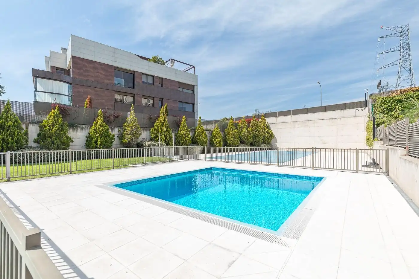 Piscina de Àtic en venda en Madrid amb Calefacció