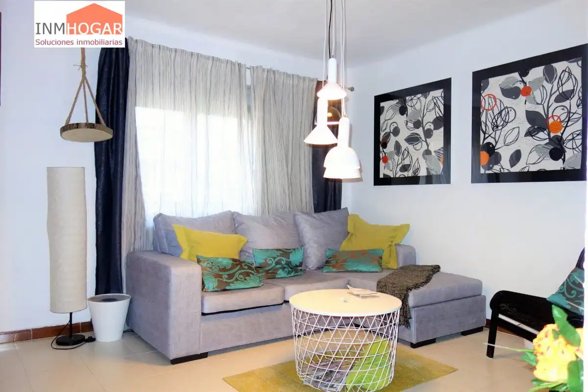 Sala d'estar de Pis en venda en Ávila Capital amb Calefacció, Terrassa i Moblat