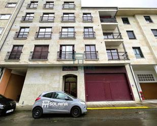 Vista exterior de Apartament en venda en O Carballiño   amb Calefacció i Terrassa