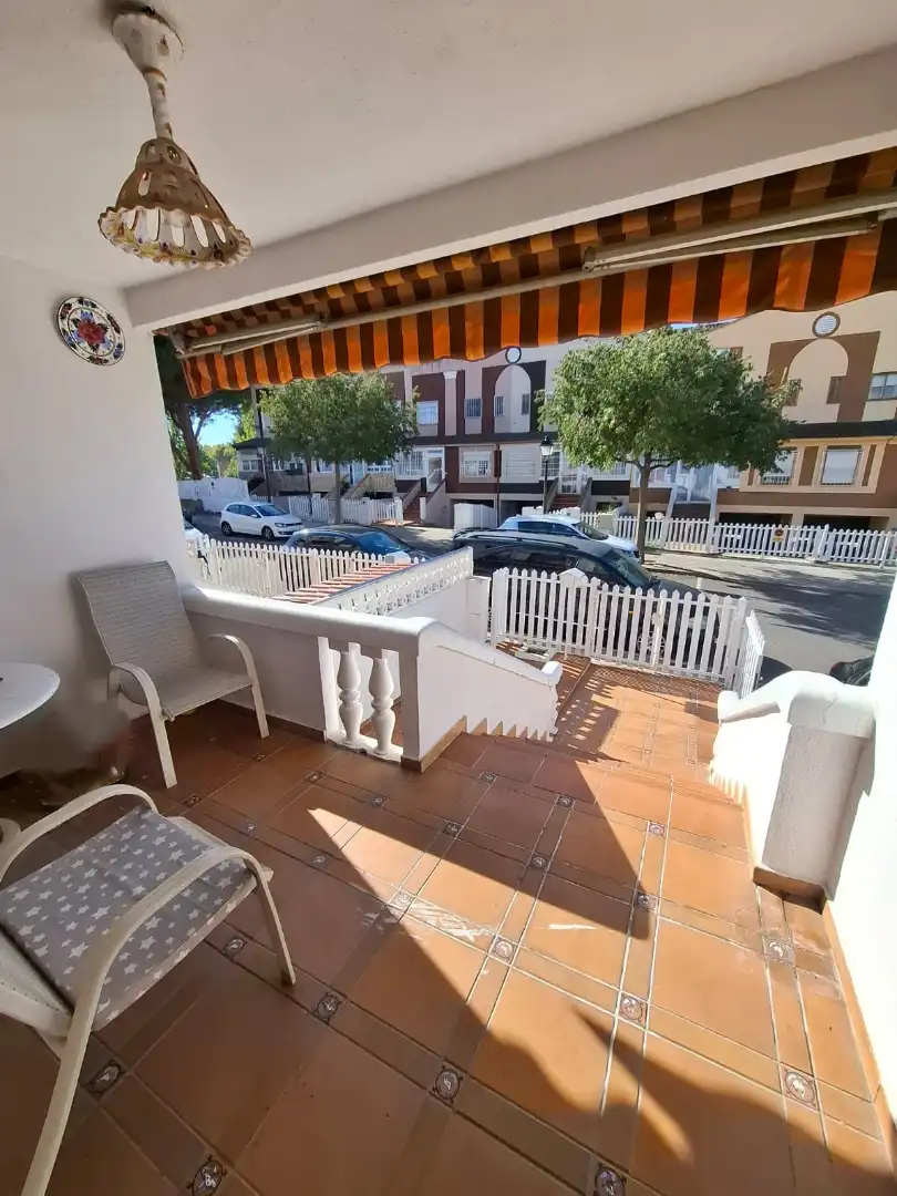 Vista exterior de Casa o chalet en venta en Villaviciosa de Odón con Aire acondicionado, Calefacción y Jardín privado