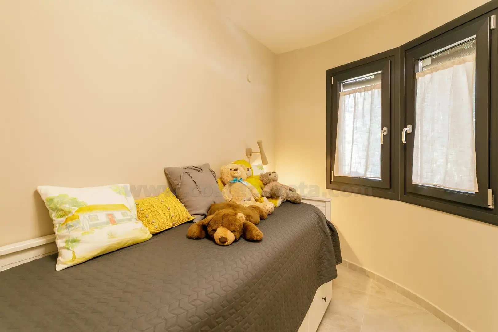 Dormitori de Casa o xalet en venda en El Campello amb Aire condicionat, Jardí privat i Terrassa