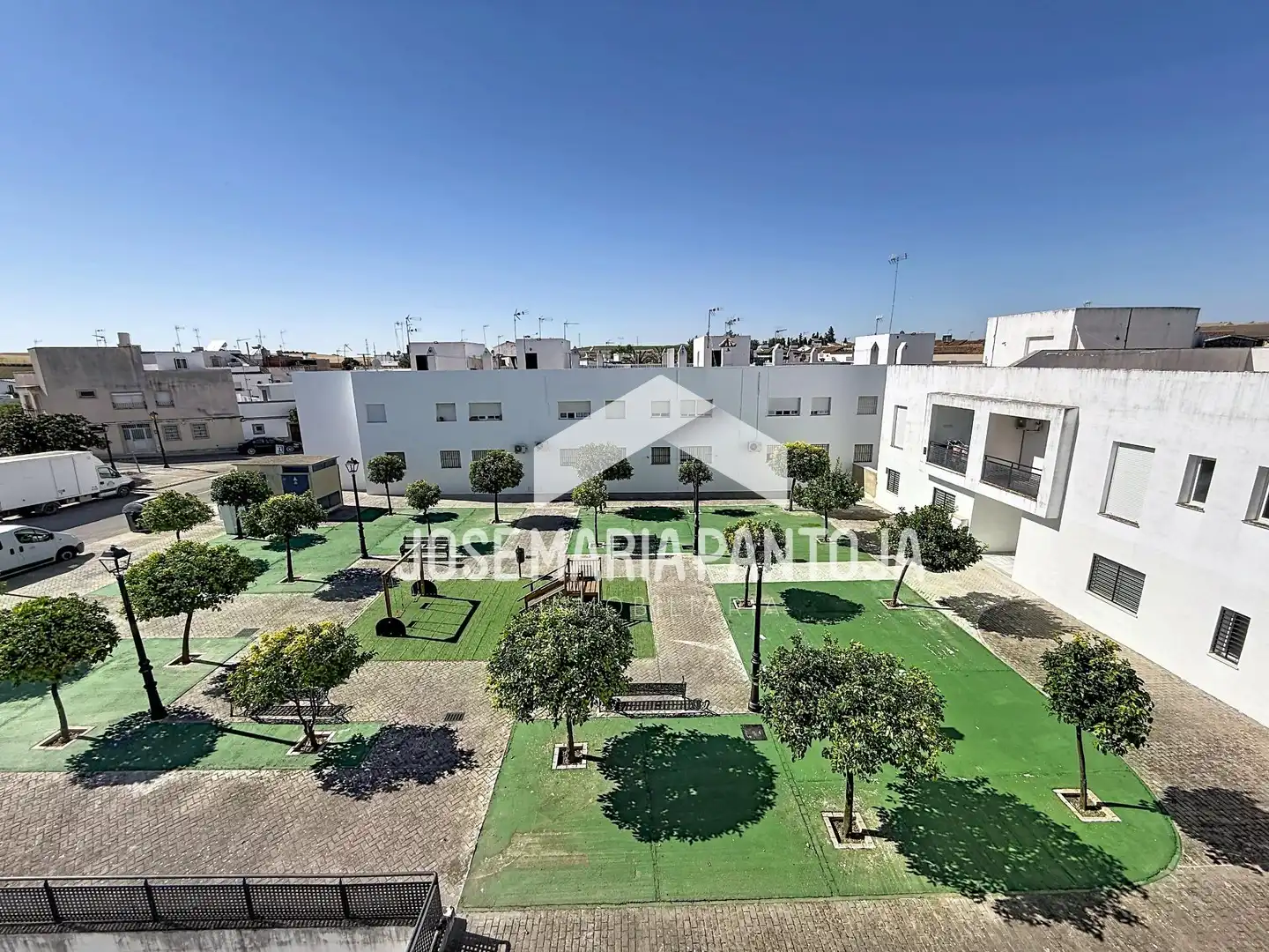Exterior view of Flat for sale in Arcos de la Frontera  with Air Conditioner, Heating and Storage room
