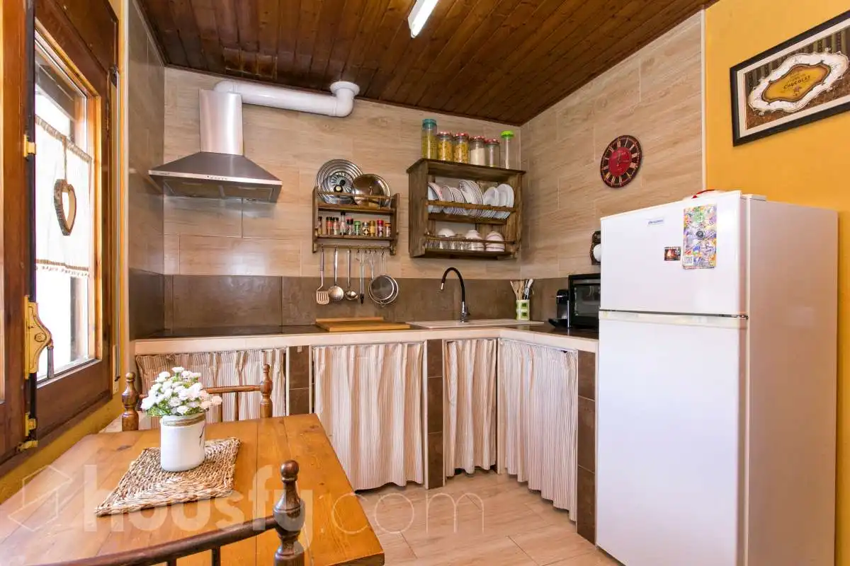 Kitchen of Flat for sale in Alp  with Air Conditioner, Heating and Terrace