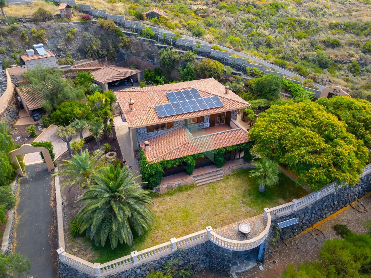 Vista exterior de Casa o chalet en venta en Arona con Aire acondicionado, Calefacción y Jardín privado