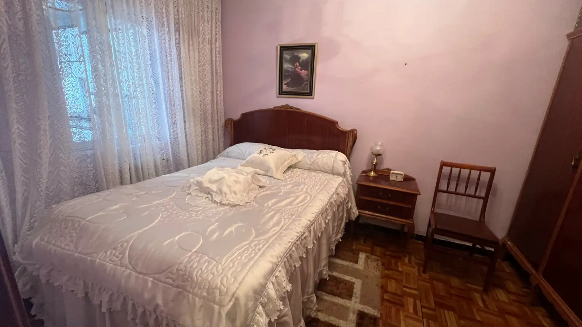 Dormitori de Casa o xalet en venda en Valladolid amb Calefacció i Moblat