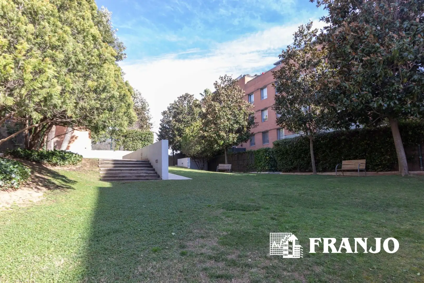 Vista exterior de Pis en venda en Sant Cugat del Vallès amb Aire condicionat, Calefacció i Terrassa