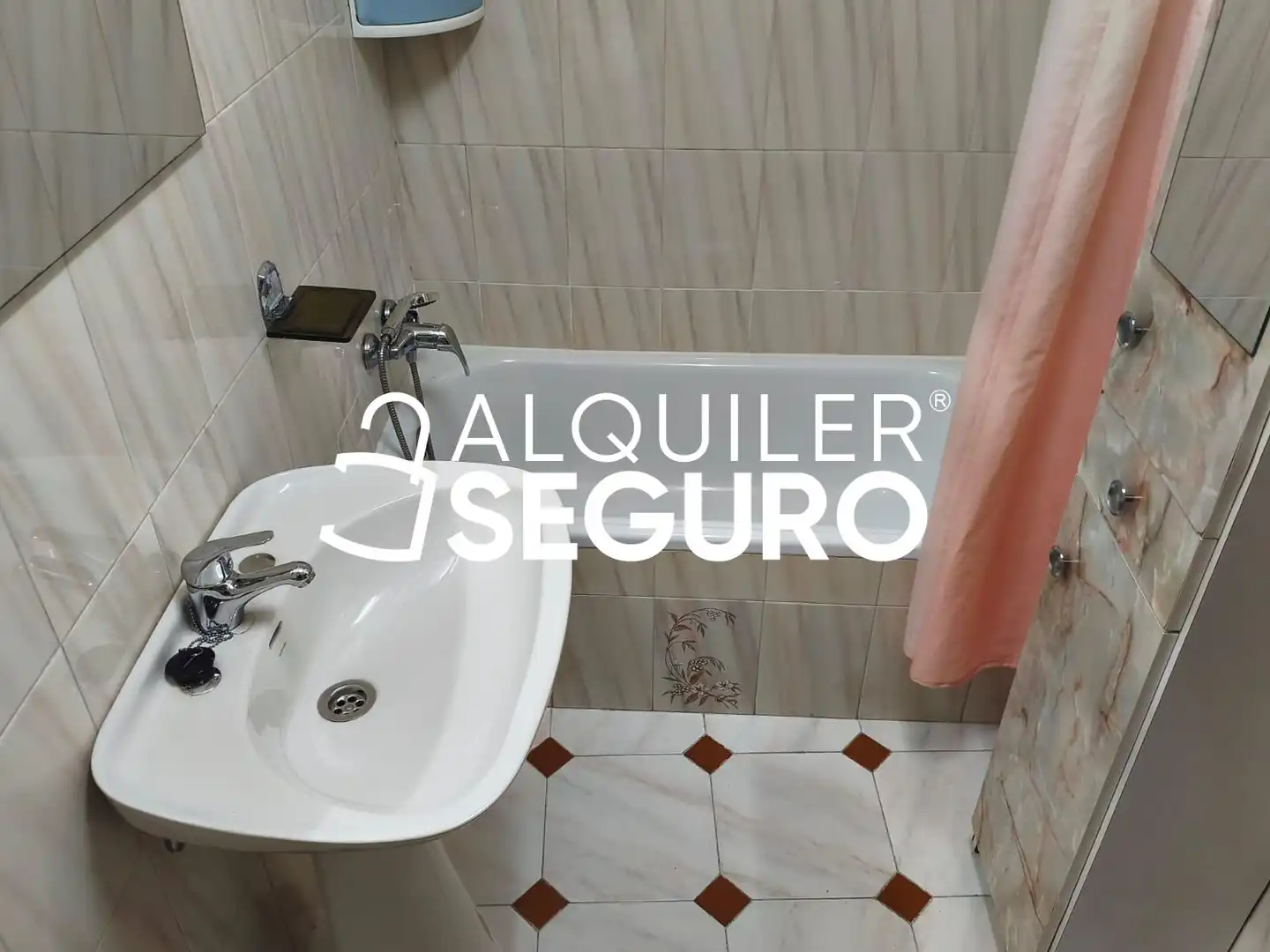 Piso con ascensor en alquiler en De Carmona, imagen 5