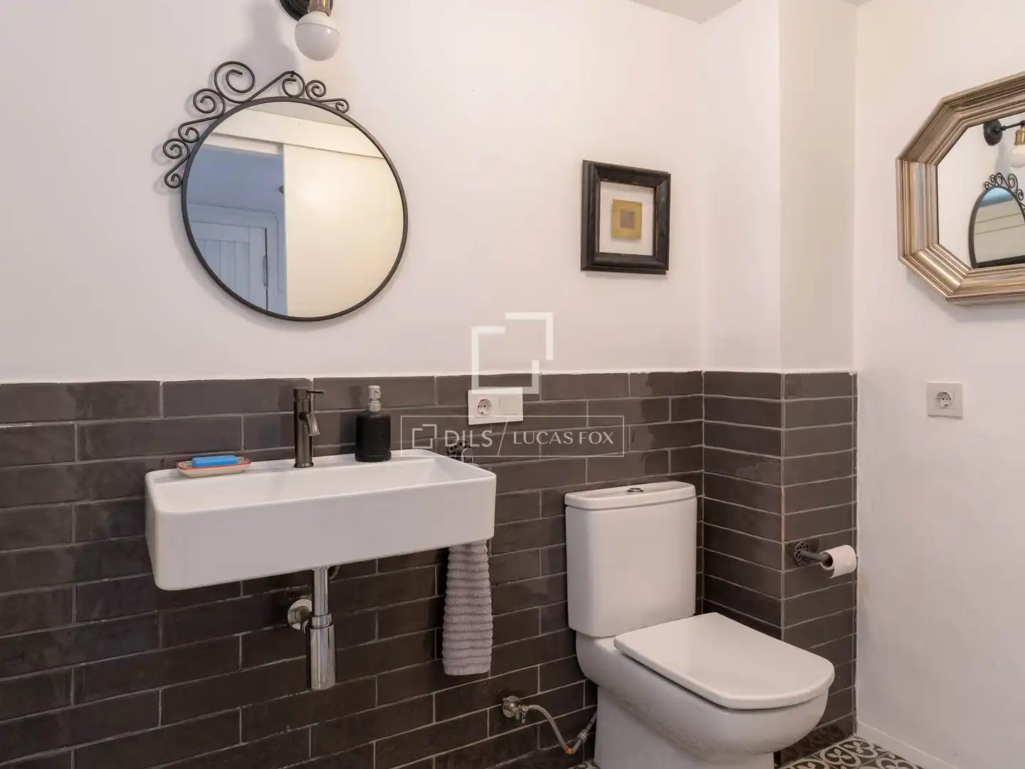 Baño de Piso en venta en L'Escala con Calefacción, Terraza y Trastero
