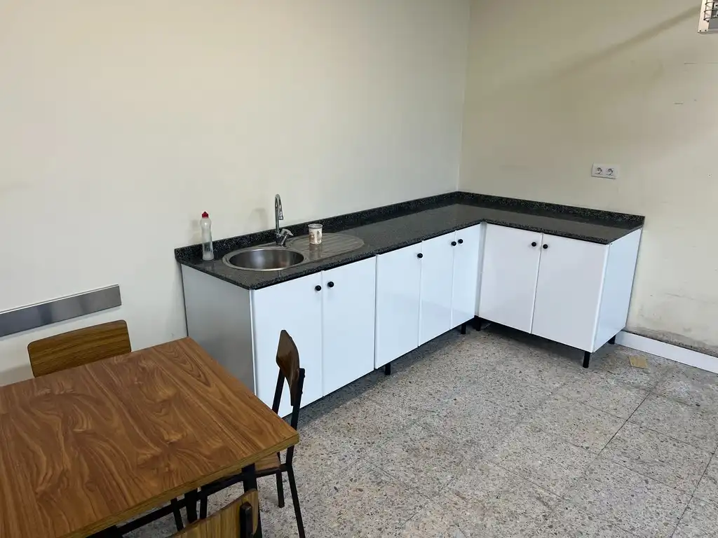 Cocina de Nave industrial en venta en Arteixo con Calefacción