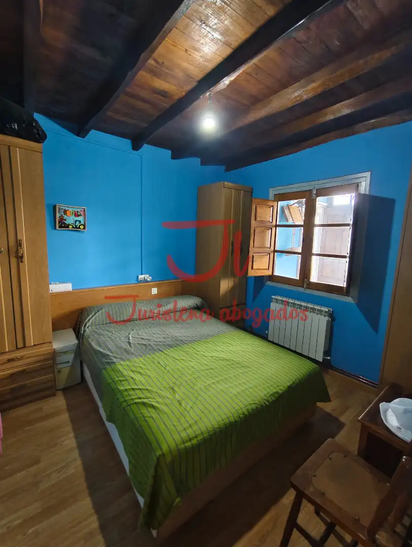 Casa adosada en venta en Quirós