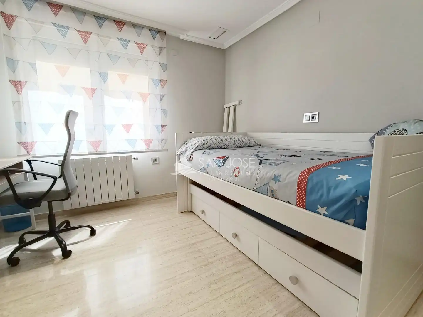 Habitación de Ático en venta en Novelda con Aire acondicionado, Calefacción y Balcón