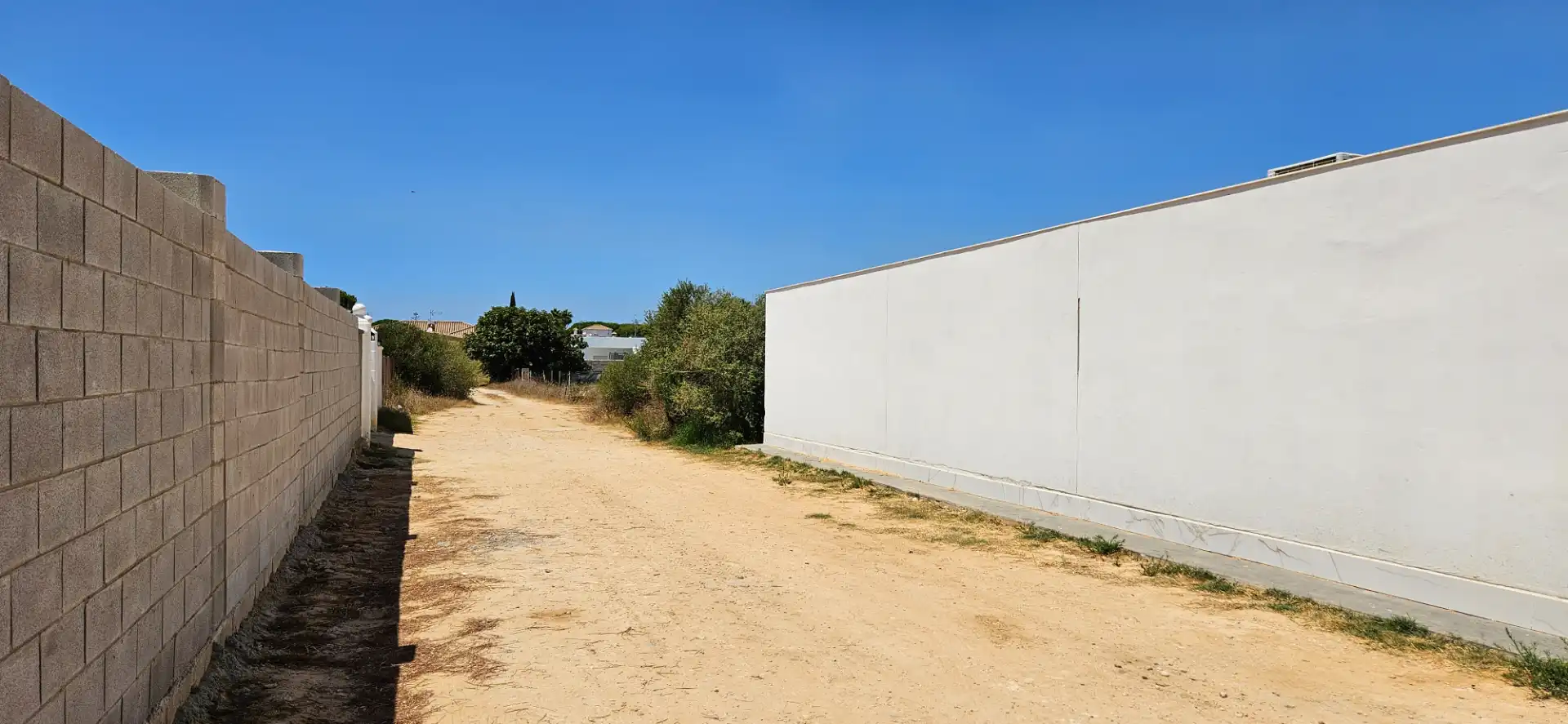 Vista exterior de Terreny en venda en Chiclana de la Frontera