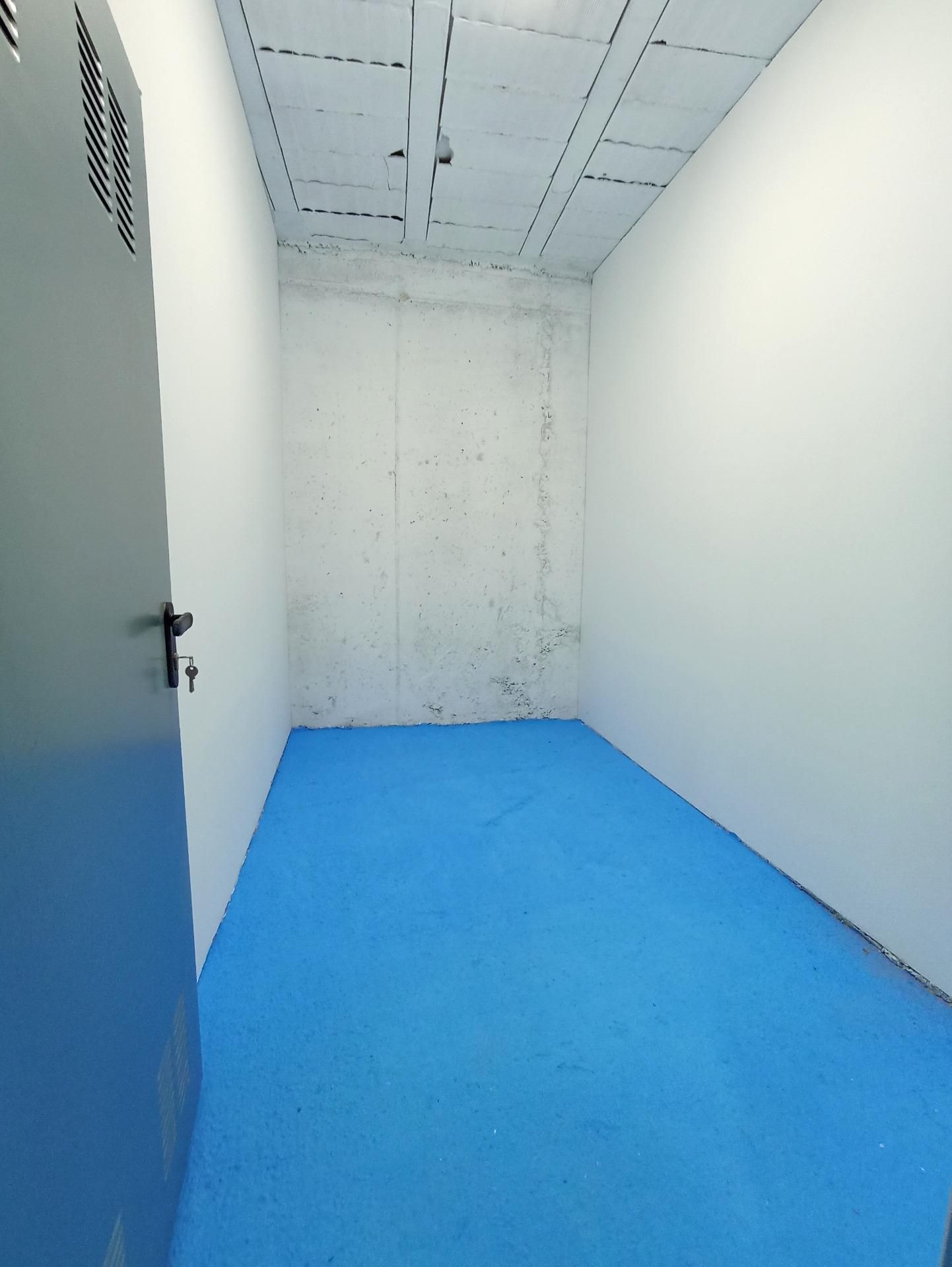 Box room to rent in León Capital 