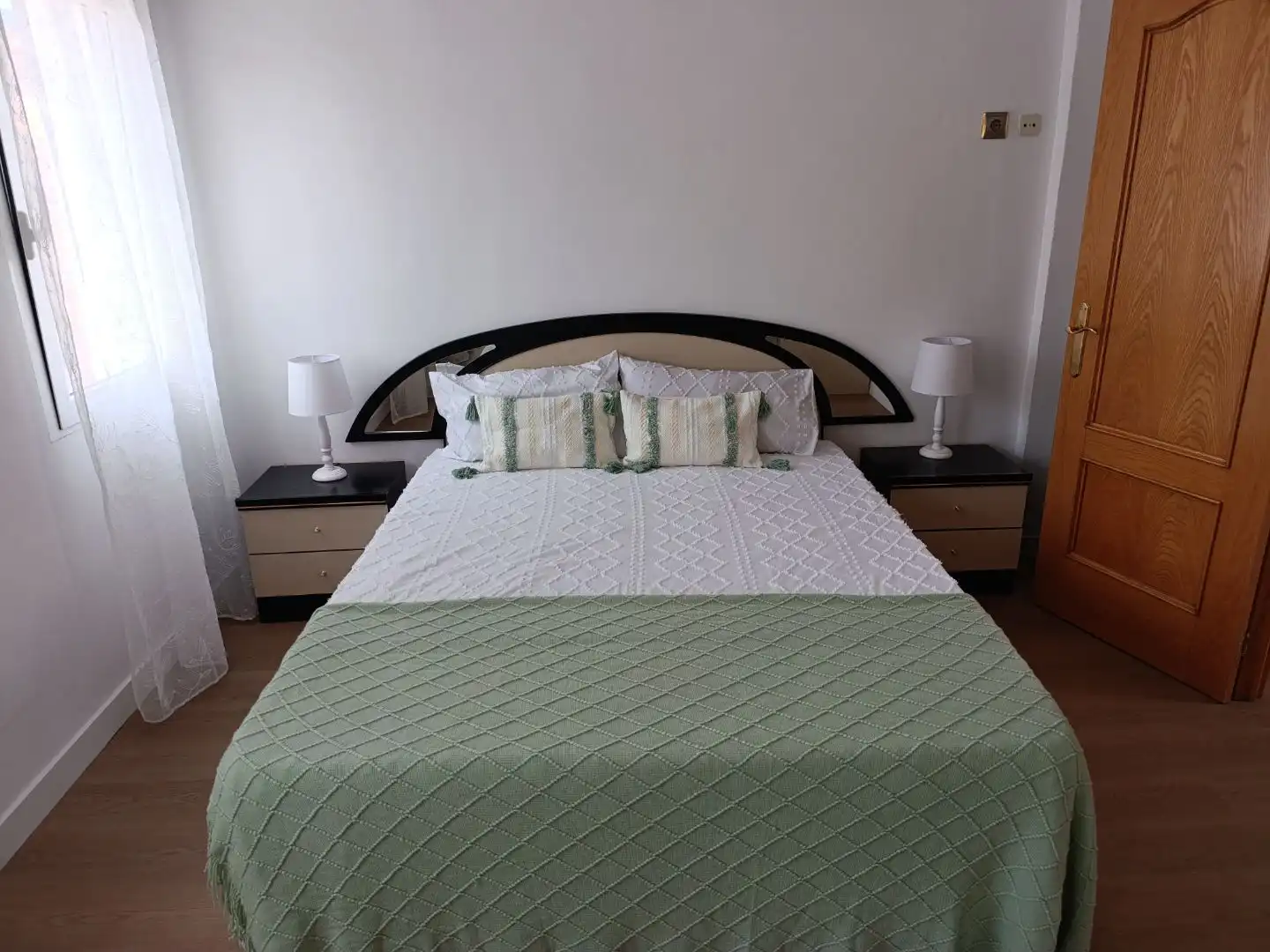 Dormitori de Casa o xalet en venda en Burgos Capital amb Terrassa